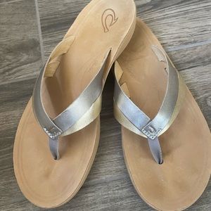 Women’s Size 9 Olukai Sandals